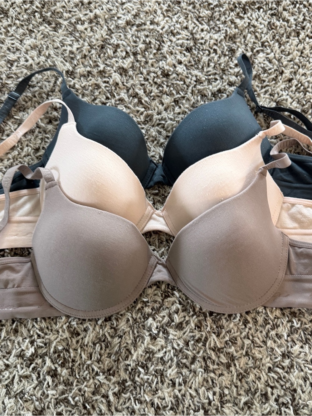 Nautica Set of 3 Tshirt Bras Padded Neutral
Colors Black Cream Brown size 34C